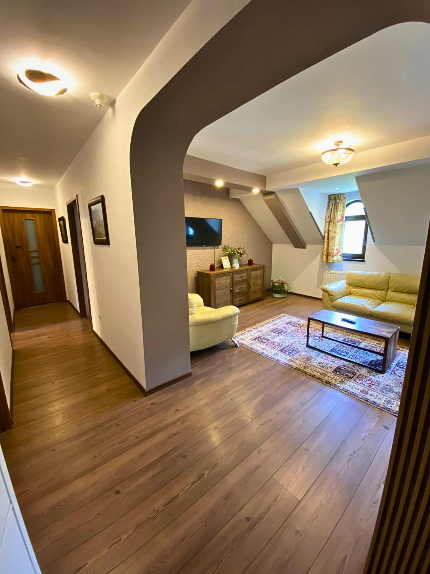 Park Apartment *